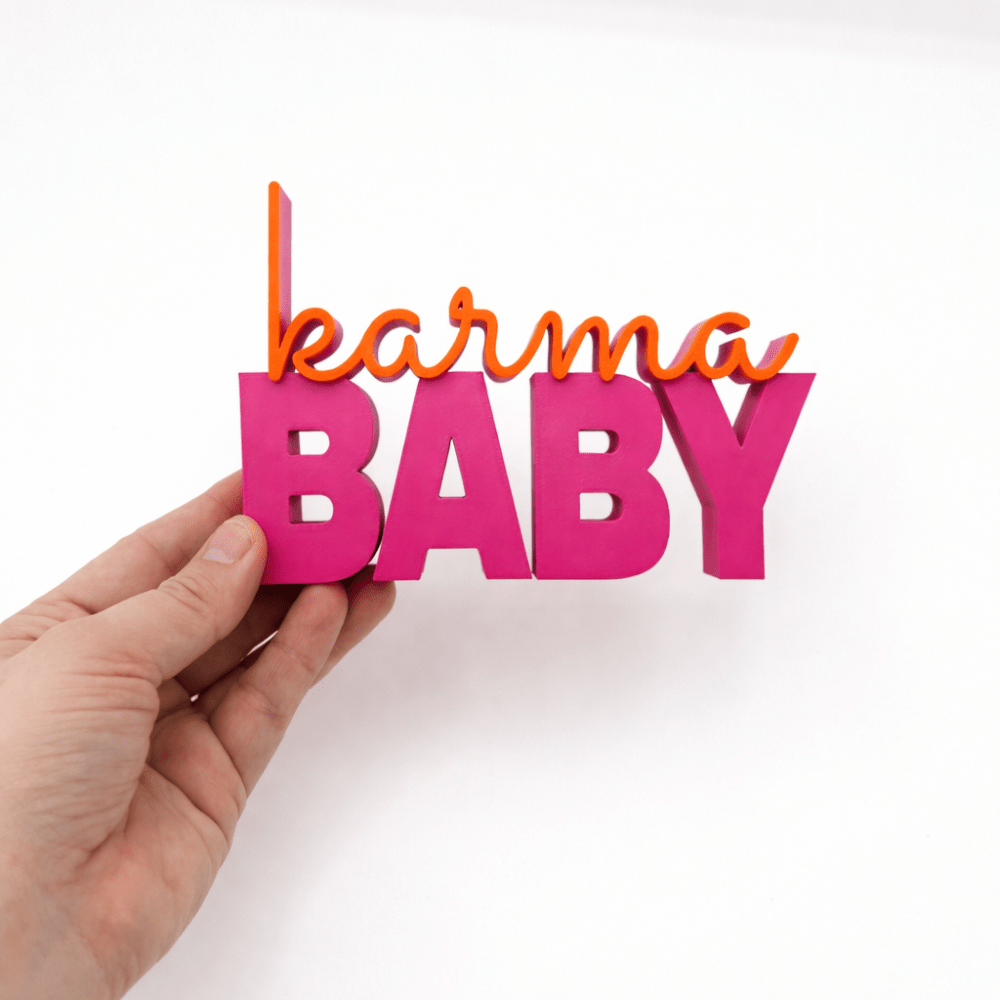 3D Drucker Schriftzug „Karma Baby“ – Pink - Orange Jeka - malmichbunt.de