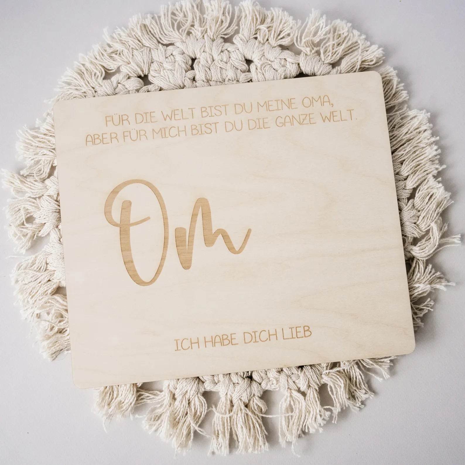 Handabdruck Brettchen Oma – Persönliches Holzgeschenk (mehrere Kinder) Alicas Schlawiner - malmichbunt.de