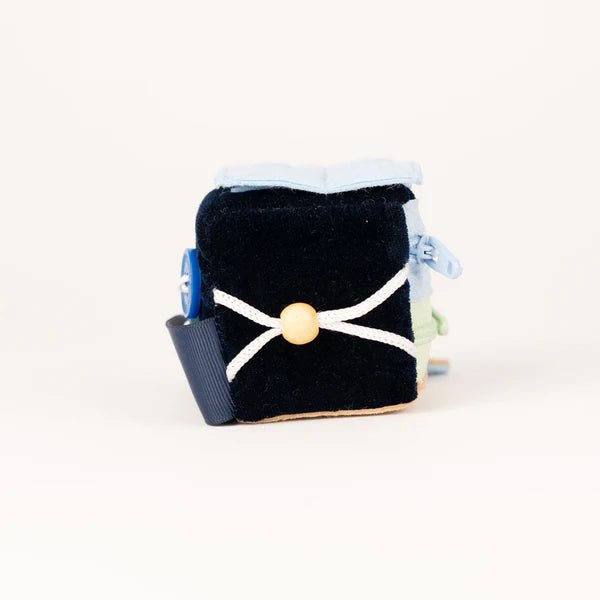 Jolly Designs - Calmi Cube "Blavi" der Ruhige Jolly Designs - malmichbunt.de