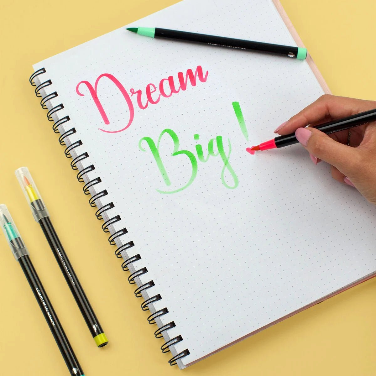 Legami 12 Filzstifte mit Pinselspitze - Bright Colours Legami - malmichbunt.de