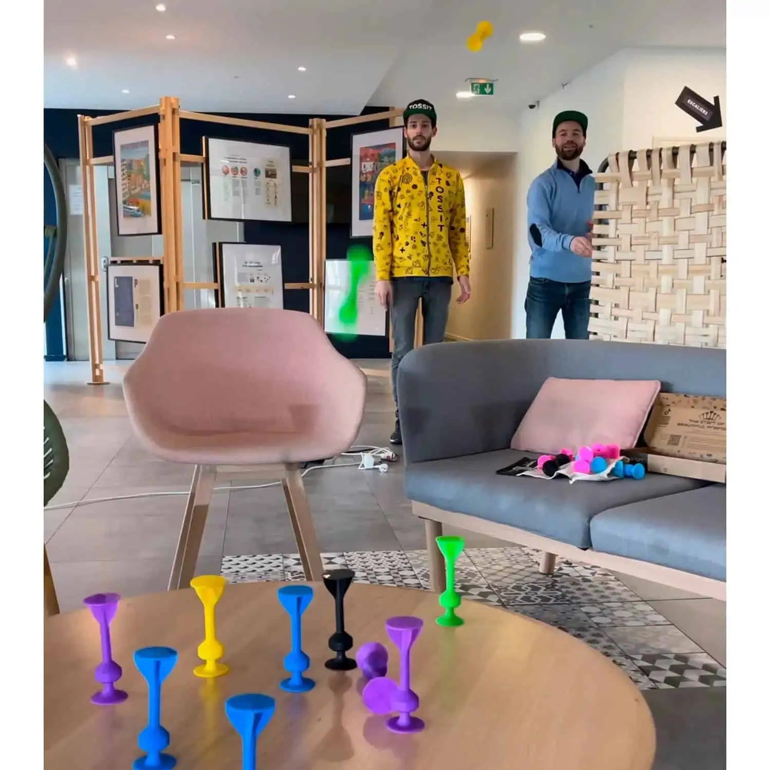 TOSSIT FAMILY PACK - Dartspiel (Rot – Türkis – Blau – Gelb) TOSSIT - malmichbunt.de